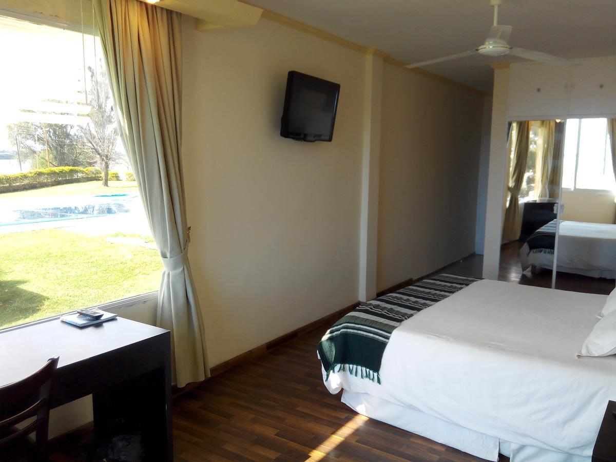 Manantiales Hotel De Turismo Monte Caseros Exteriör bild